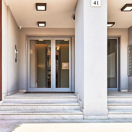 Monviso Modern - Exclusive Apartment ミラノ エクステリア 写真