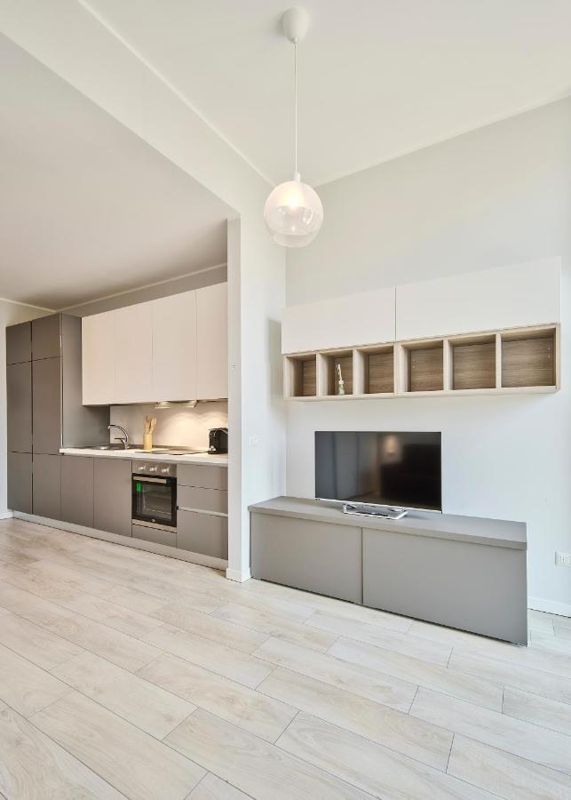Monviso Modern - Exclusive Apartment ミラノ エクステリア 写真